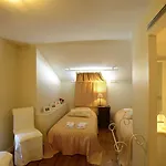 La Maison D'anais Bed & Breakfast