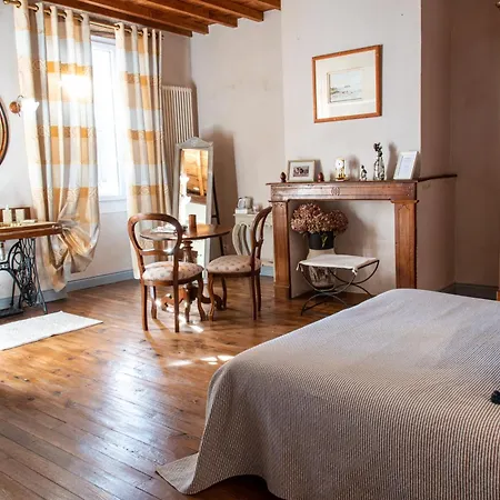 La Maison D'anais ベッド・アンド・ブレックファスト 3*
