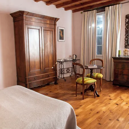 Bed & Breakfast La Maison D'anais 3*